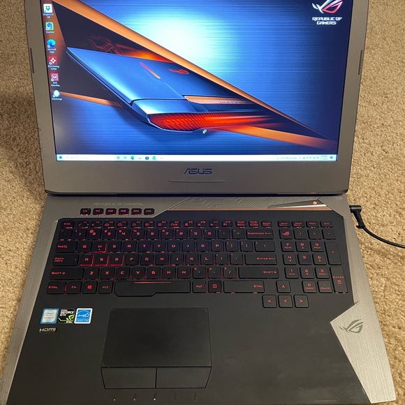 Asus Republic of Gamers G752VT Gaming Laptop.